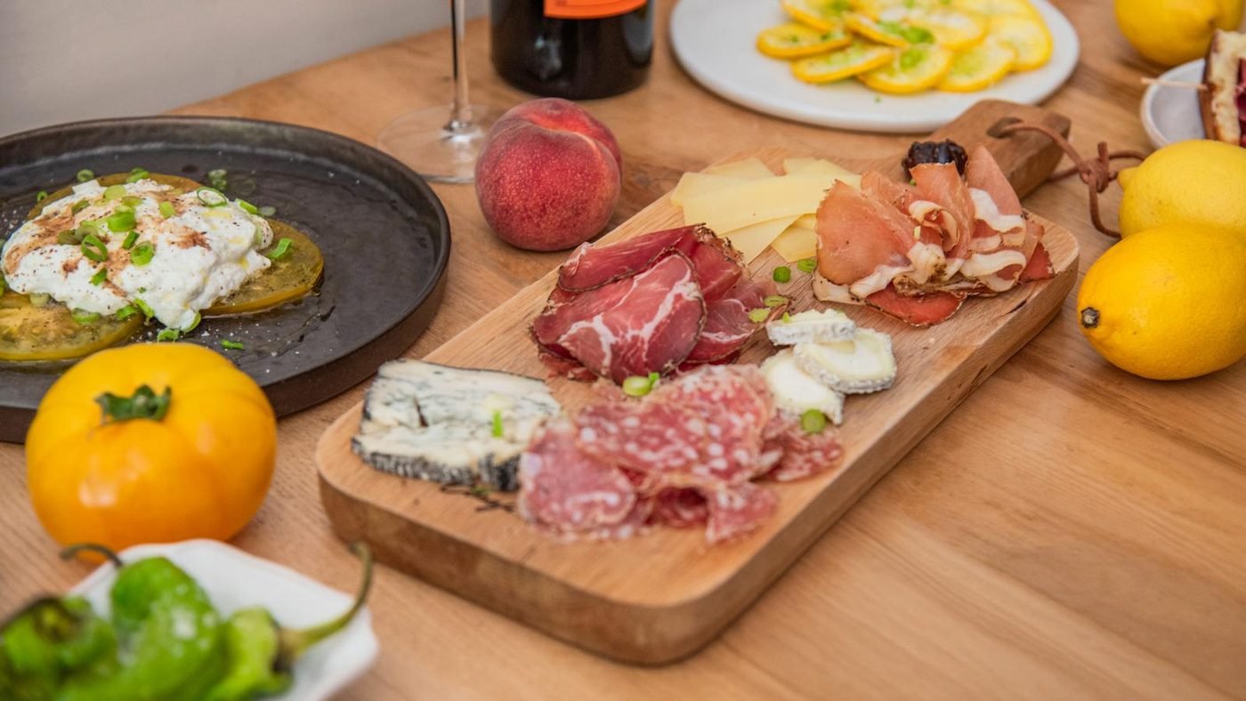 Planche de charcuteries et fromages à partager pour un événement privé au restaurant Le Premier à Vincennes